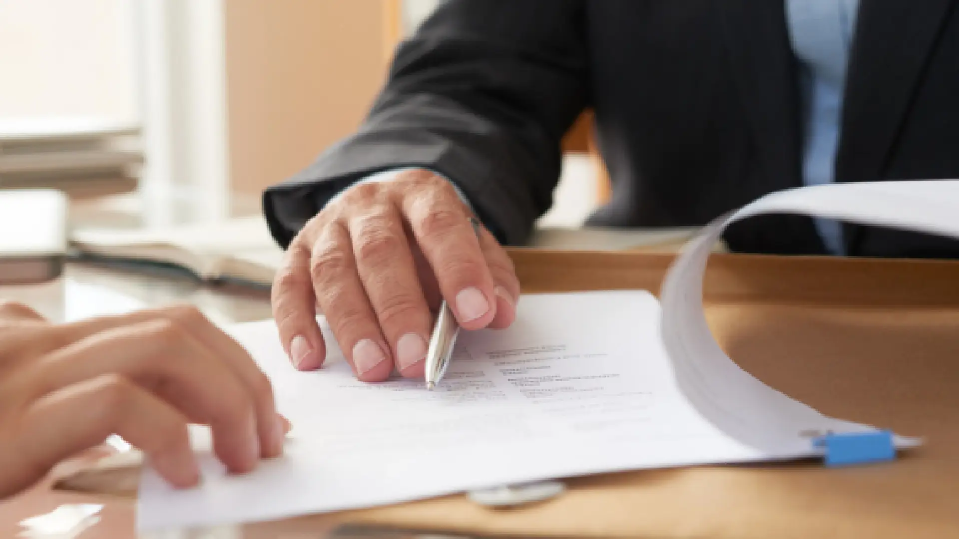 Advertencia por cláusulas abusivas para compra de vivienda en Bogotá.