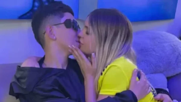 Cris Valencia llenó de amor a Yana Karpova en un inolvidable 'congelados' en La Casa de los Famosos Cris Valencia llenó de amor a Yana Karpova en un inolvidable 'congelados' en La Casa de los Famosos