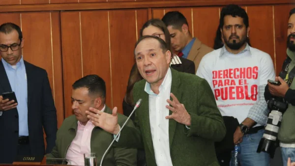 “Es un festival de falacias”: ministro de Trabajo al hundirse la reforma laboral en el Congreso