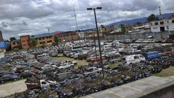 Subasta de vehículos abandonados en patios por la Secretaría de Movilidad: modelos y cómo participar