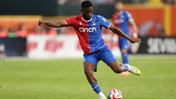 ¡Jefferson Lerma casi anota el gol del año en Inglaterra!: video de la volea del colombiano