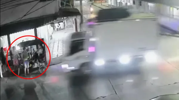 VIDEO | Furgón a toda velocidad arrolló abruptamente a seis personas en Barranquilla