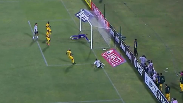 ¿Gol fantasma?: video de la polémica anotación que perjudicó a Bucaramanga vs. Colo-Colo