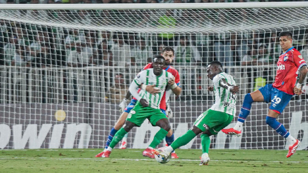 Kevin Viveros puso a vibrar al Atanasio: video del golazo para el 2-0 en Copa Libertadores