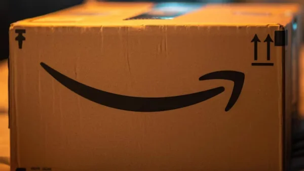 Las grandes marcas de ropa y tecnología en Estados Unidos que subirían de precio por los aranceles chinos