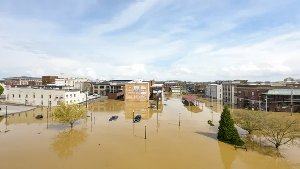 Tormentas en Estados Unidos dejan por lo menos 16 muertos