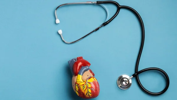 Estudio asocia enfermedades cardiovasculares con el consumo de suplementos a base de pescado