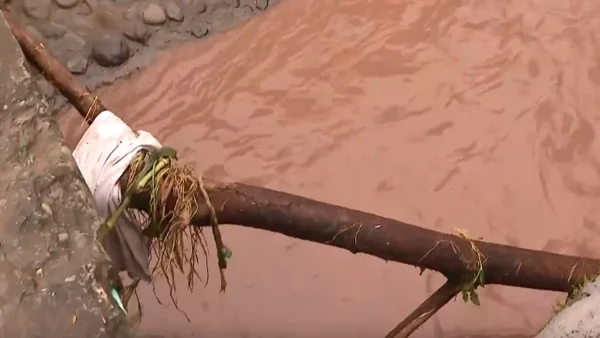 Hallan cuerpo de adulto mayor sepultado en su casa por un alud de tierra en Ibagué