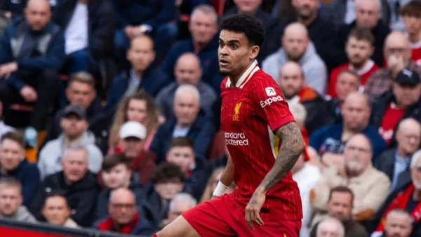 Luis Díaz fue fuertemente criticado por un exárbitro inglés: ¿qué dijo?