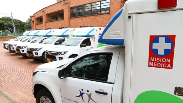 ¿Fotomultas por pico y placa para ambulancias? Esto denuncian en Medellín y el Valle de Aburrá