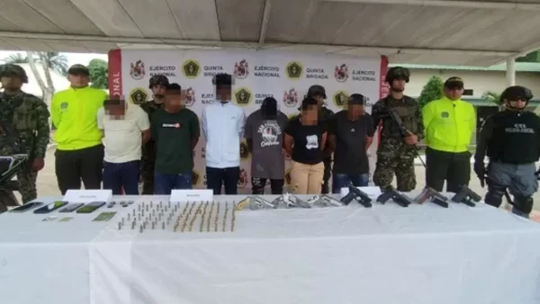 Ejército capturó a seis presuntos integrantes del ELN en Yondó, Antioquia Ejército capturó a seis presuntos integrantes del ELN en Yondó, Antioquia