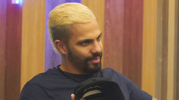 “Están locos”: Altafulla reacciona a la estrategia del equipo 'agua' en La casa de los famosos