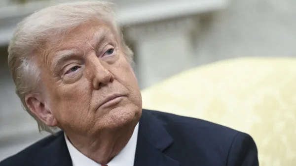 Presidente Trump exigirá publicar documentos judiciales del caso Epstein