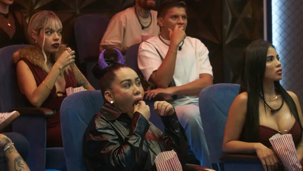 Participantes en la Casa de los Famosos sorprendieron al darse beso frente a las cámaras: "Ya cumplimos" Participantes en la Casa de los Famosos sorprendieron al darse beso frente a las cámaras: "Ya cumplimos"