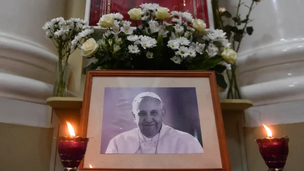 Así fue el anuncio de la muerte del papa Francisco, horas después de su última aparición
