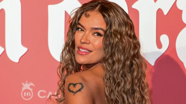 ¿Fin a los rumores?: Karol G es vista como una espectadora más en Coachella