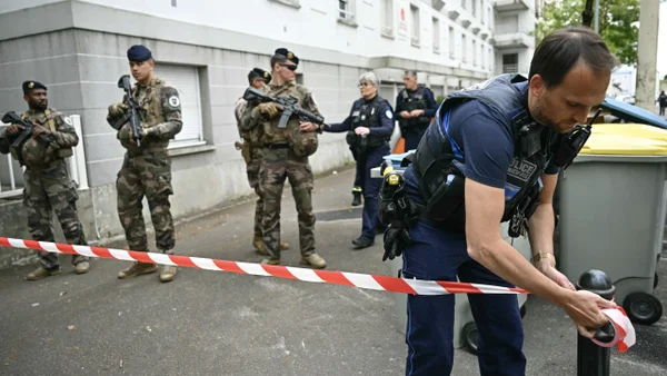 Estudiante de colegio mató a cuchillo a un compañero e hirió a otros tres en Francia