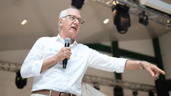 Polémica por grosero regaño del ministro de Salud a funcionaria en Meta: “Ojalá le tocara enfermarse” Polémica por grosero regaño del ministro de Salud a funcionaria en Meta: “Ojalá le tocara enfermarse”