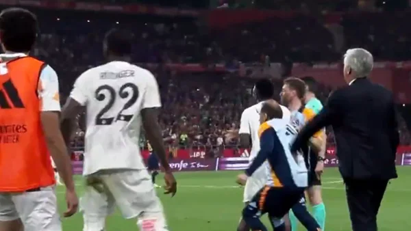 Jugador del Real Madrid atacó al árbitro de la final de Copa del Rey: le lanzó un objeto
