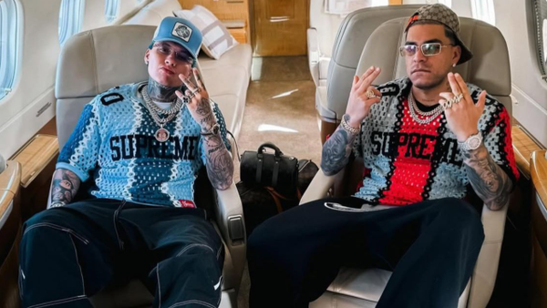 Blessd y Ryan Castro le lanzaron indirecta a Karina García, de La Casa de los Famosos, en pleno concierto