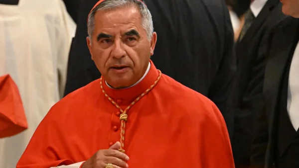 Cardenal italiano desistió de participar en el cónclave para elegir nuevo papa