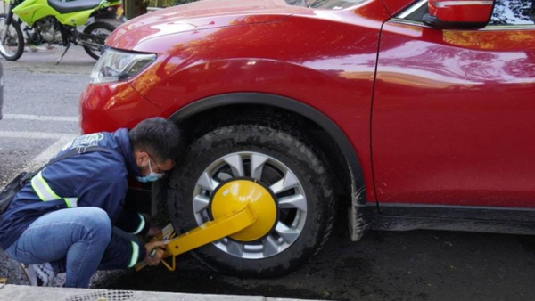 MinTransporte explica cómo y quiénes pueden instalar cepos en vehículos mal parqueados MinTransporte explica cómo y quiénes pueden instalar cepos en vehículos mal parqueados