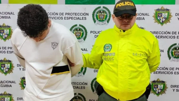 Capturan a hombre que habría forzado a menor a trabajar como modelo webcam