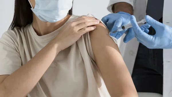 Campaña masiva de vacunación en Tolima logra frenar brote de fiebre amarilla Campaña masiva de vacunación en Tolima logra frenar brote de fiebre amarilla