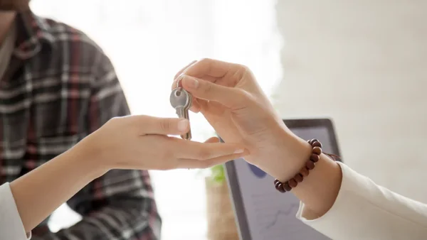 Las escrituras no bastan: esto exige la ley colombiana para ser dueño de una casa Las escrituras no bastan: esto exige la ley colombiana para ser dueño de una casa