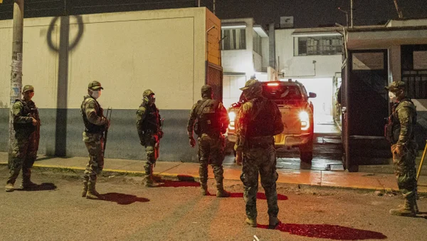 Perú decretó toque de queda en distrito donde fueron secuestrados y asesinados 13 trabajadores Perú decretó toque de queda en distrito donde fueron secuestrados y asesinados 13 trabajadores