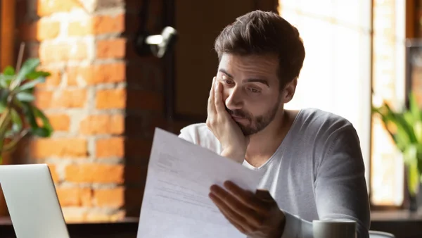 Colombianos que pagan menos del mínimo valor de sus tarjetas de crédito tendrían duras consecuencias financieras Colombianos que pagan menos del mínimo valor de sus tarjetas de crédito tendrían duras consecuencias financieras