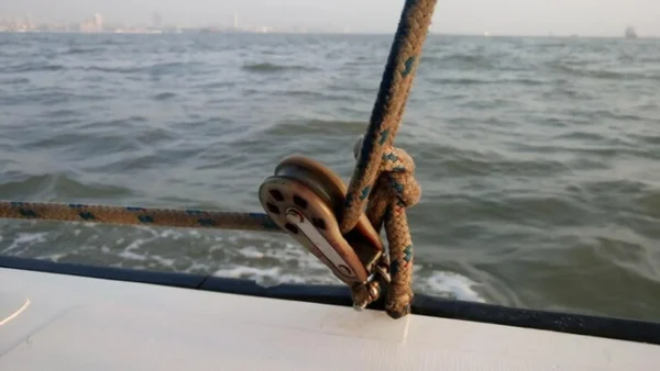 Tres muertos y nueve desaparecidos dejó naufragio de barca con migrantes: hay dos niños Tres muertos y nueve desaparecidos dejó naufragio de barca con migrantes: hay dos niños