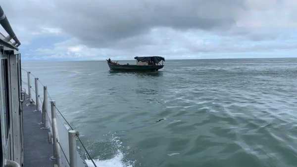 En video | Robaron y dejaron sin combustible una embarcación con nueve personas en el Pacífico