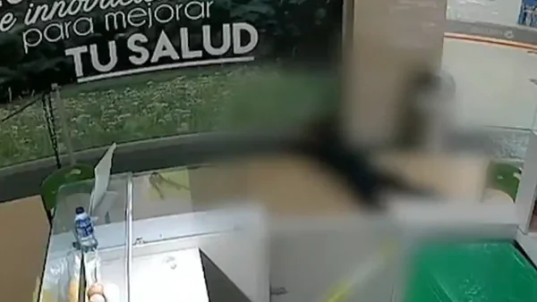 VIDEO | Violento atraco en reconocido centro comercial de Atlántico dejó dos vigilantes heridos VIDEO | Violento atraco en reconocido centro comercial de Atlántico dejó dos vigilantes heridos