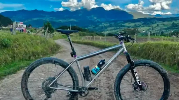 En video: ciclistas relatan el horror de millonario y violento atraco en la vía La Calera