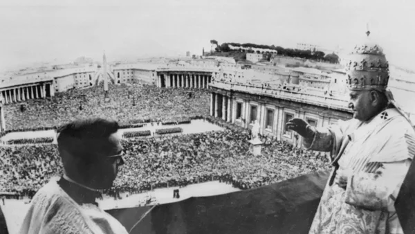 ¿De dónde viene la tradición de cambiar el nombre al papa?