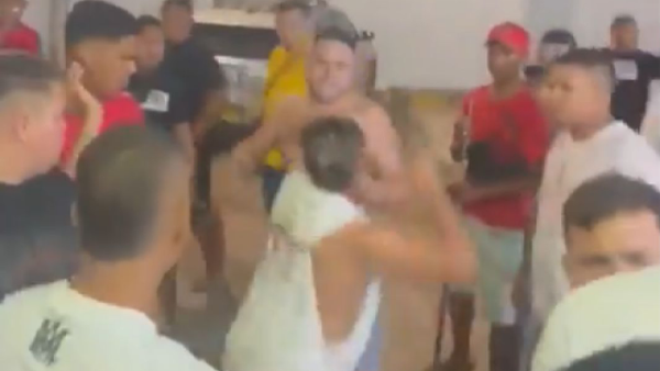VIDEO: exjugador del Unión Magdalena se peleó a puños a la salida de un billar en Santa Marta