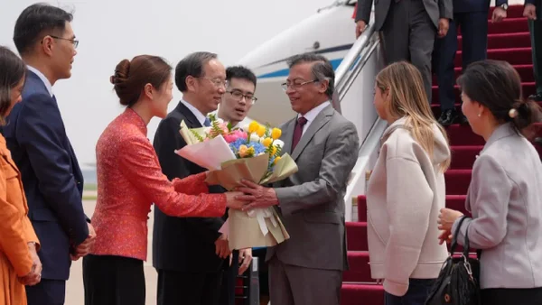 Reacciones sobre el anuncio del presidente de firmar la Ruta de la Seda