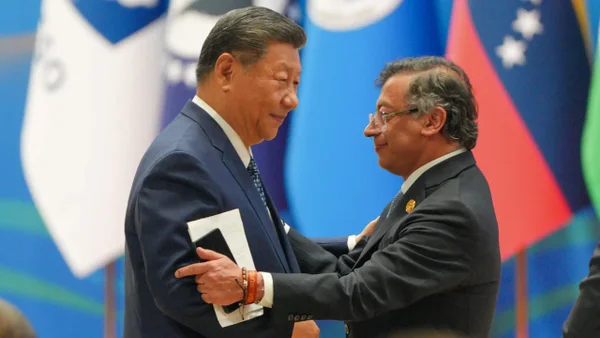 Presidente Petro propuso traer fibra óptica de China y se prepara para firmar la adhesión a la ruta de la seda