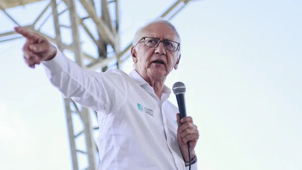 Denuncian por "concurso de homicidio" al ministro de Salud, frente a crisis de las EPS