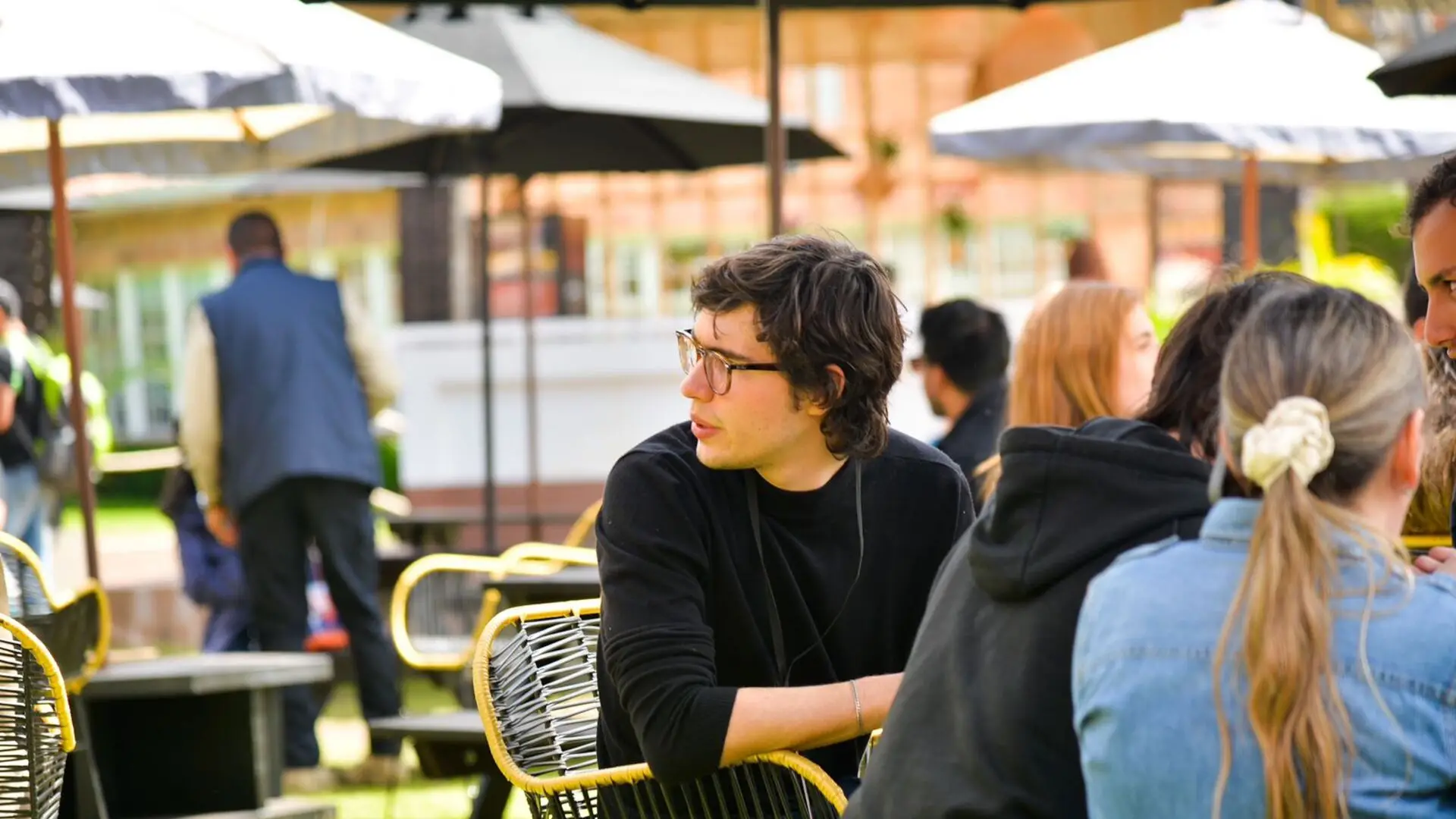 Diseñador caleño Martín Benoit Escobar, nominado al Premio Lápiz de Acero 2025