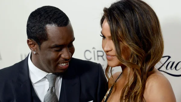 Expareja de Sean ‘Diddy’ confesó que se drogaba para soportar las orgías a las que la sometía Expareja de Sean ‘Diddy’ confesó que se drogaba para soportar las orgías a las que la sometía