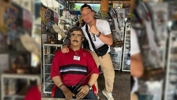 Foto con estatua de Pablo Escobar delató a uno de los narcos más buscados en el mundo