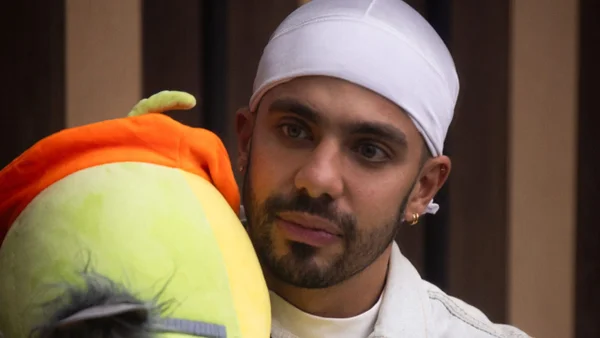 ¿Resignación?: Altafulla consuela a una de sus compañeras de La Casa de los Famosos