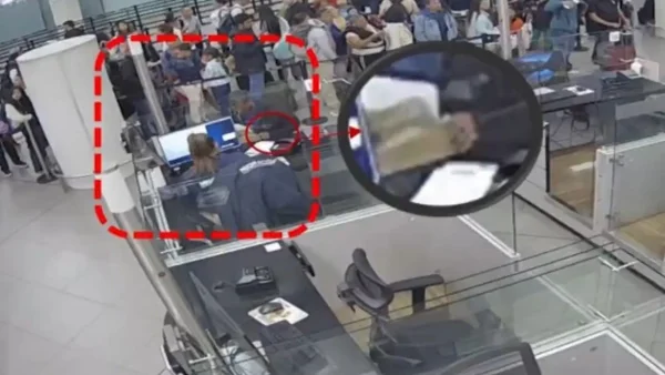 VIDEO | Funcionaria de Migración cobraba hasta 3.500 dólares a pasajeros para dejarlos salir del país