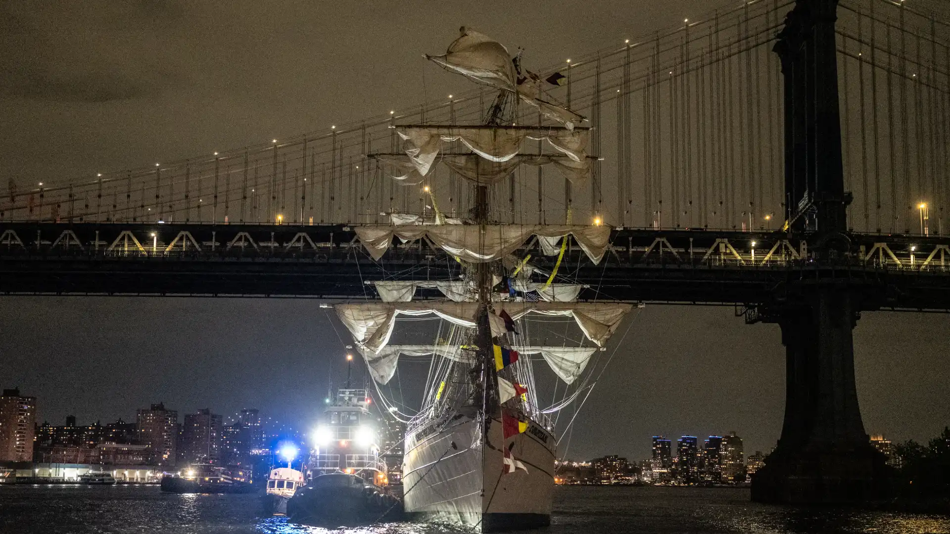 Funeral de la cadete mexicana que falleció en el accidente del puente de Brooklyn