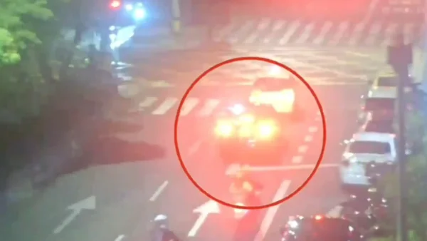 VIDEO | Cayó banda que robaba celulares con cuchillos desde un vehículo en Medellín VIDEO | Cayó banda que robaba celulares con cuchillos desde un vehículo en Medellín