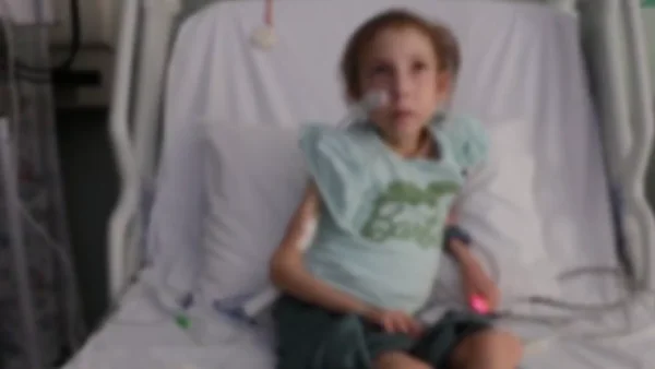 Desgarrador: niña de 12 años tuvo que ser evacuada de Gaza por grave estado de desnutrición