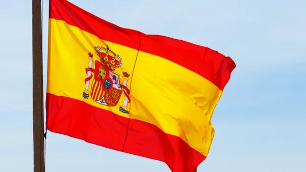 ¿Cómo afecta a los migrantes la entrada en vigor del nuevo reglamento de extranjería de España?