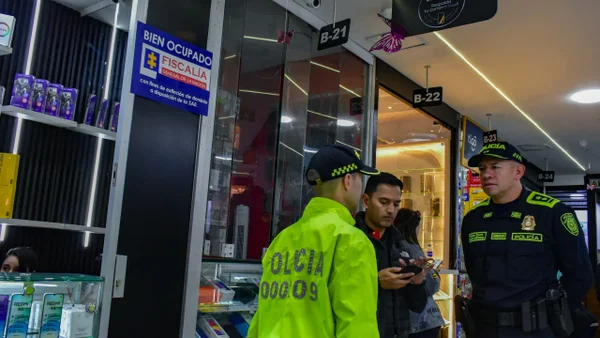 Golpe al robo de celulares en Bogotá: punto final para los locales que los venden